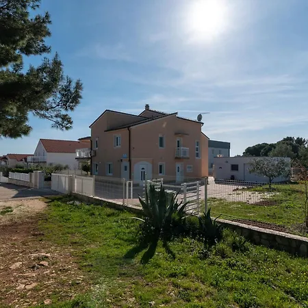 Lejlighed Nikaroni-3 By Interhome