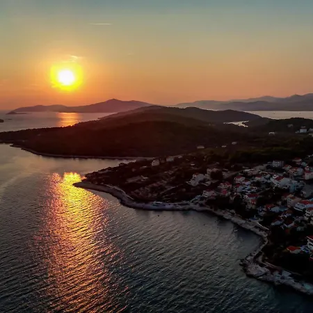 Apartman Nikaroni-3 By Interhome Trogir