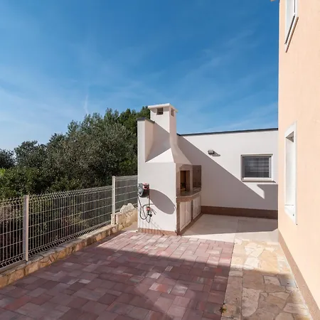 Nikaroni-3 By Interhome *