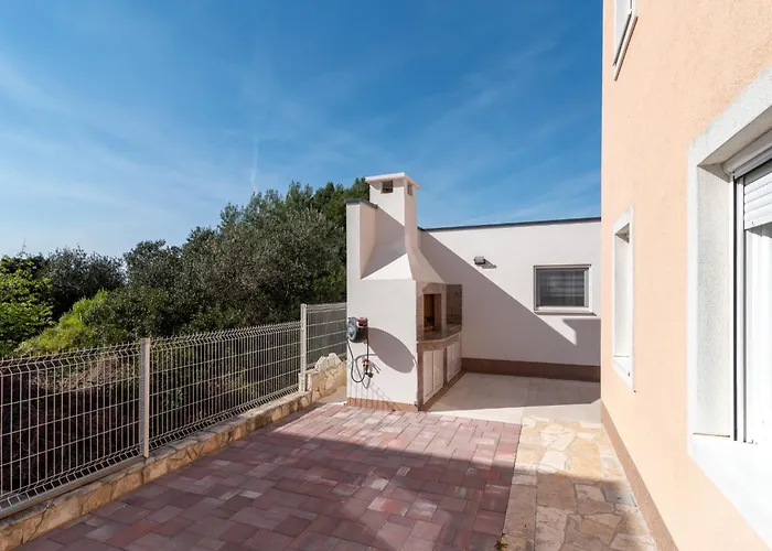 Nikaroni-3 By Interhome *