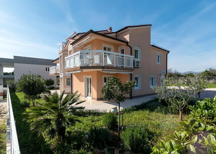 Nikaroni-3 By Interhome Appartement