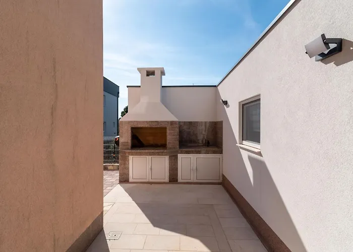 Nikaroni-3 By Interhome Appartement